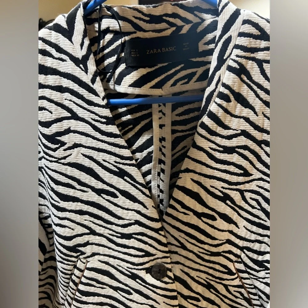 Jacket - Picture 2 of 5